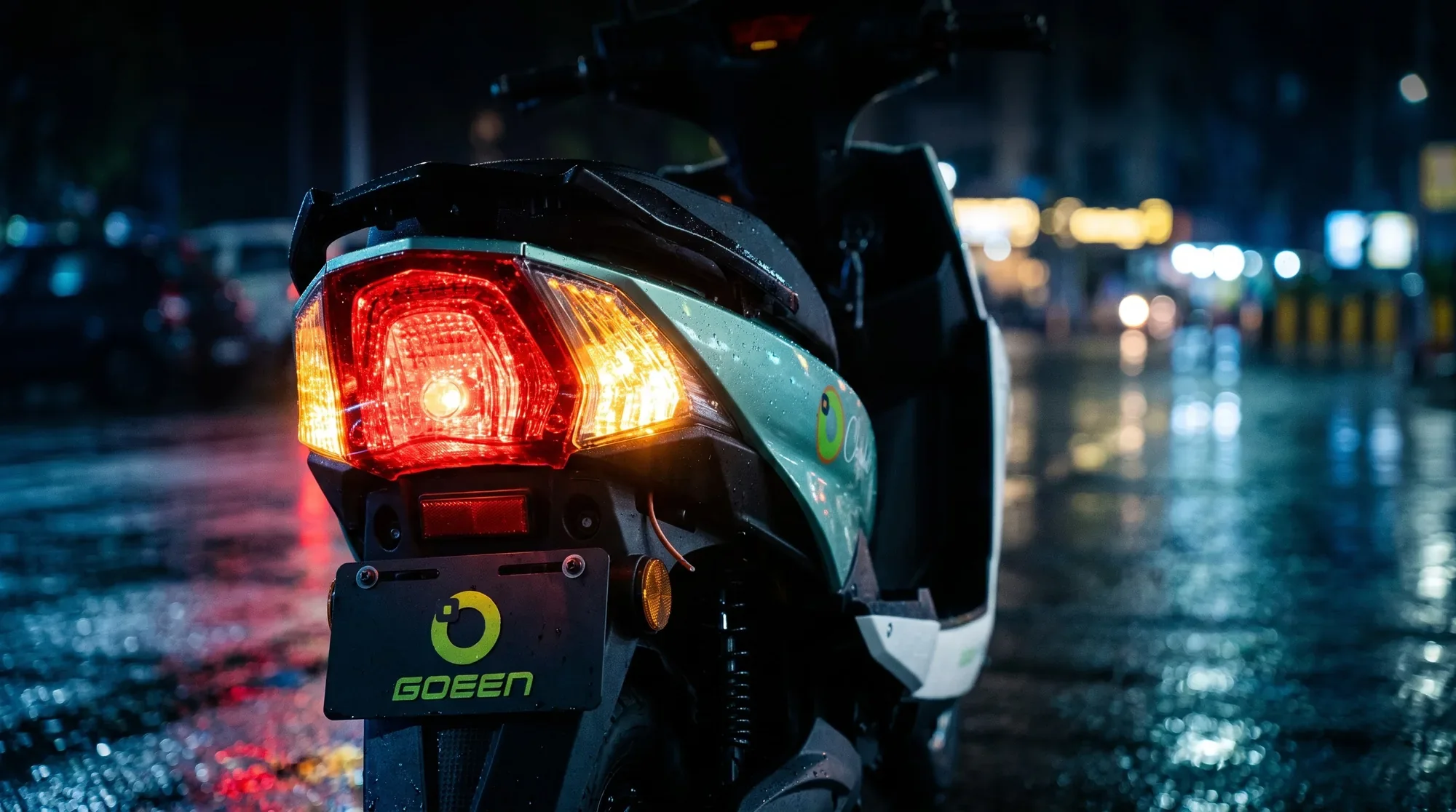 CHALO NEO tail light and indicators flashing an anti-theft alert at night